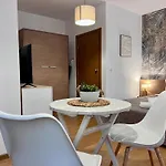 Lejlighed Excelsior Romantic 50m To The