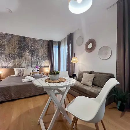 Апартаменты Excelsior Romantic 50m To The